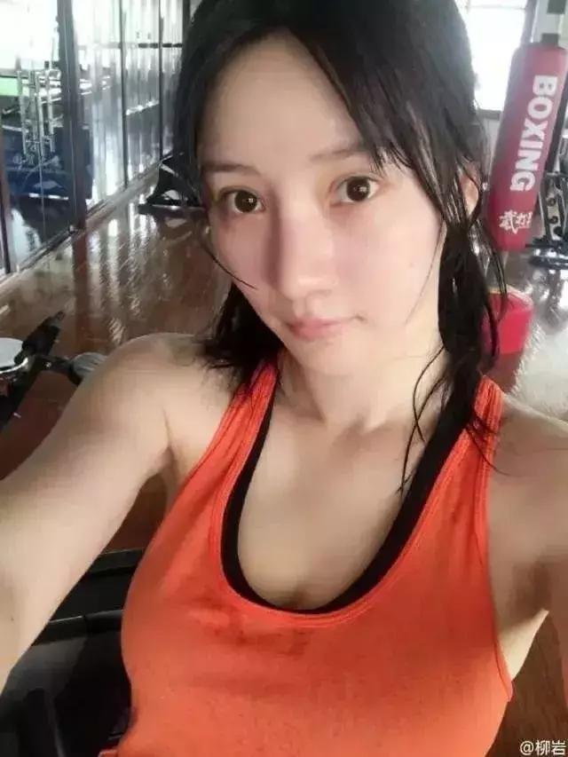 孙怡素颜被吐槽没有董子健白 (李沁的素颜和孙怡的素颜)