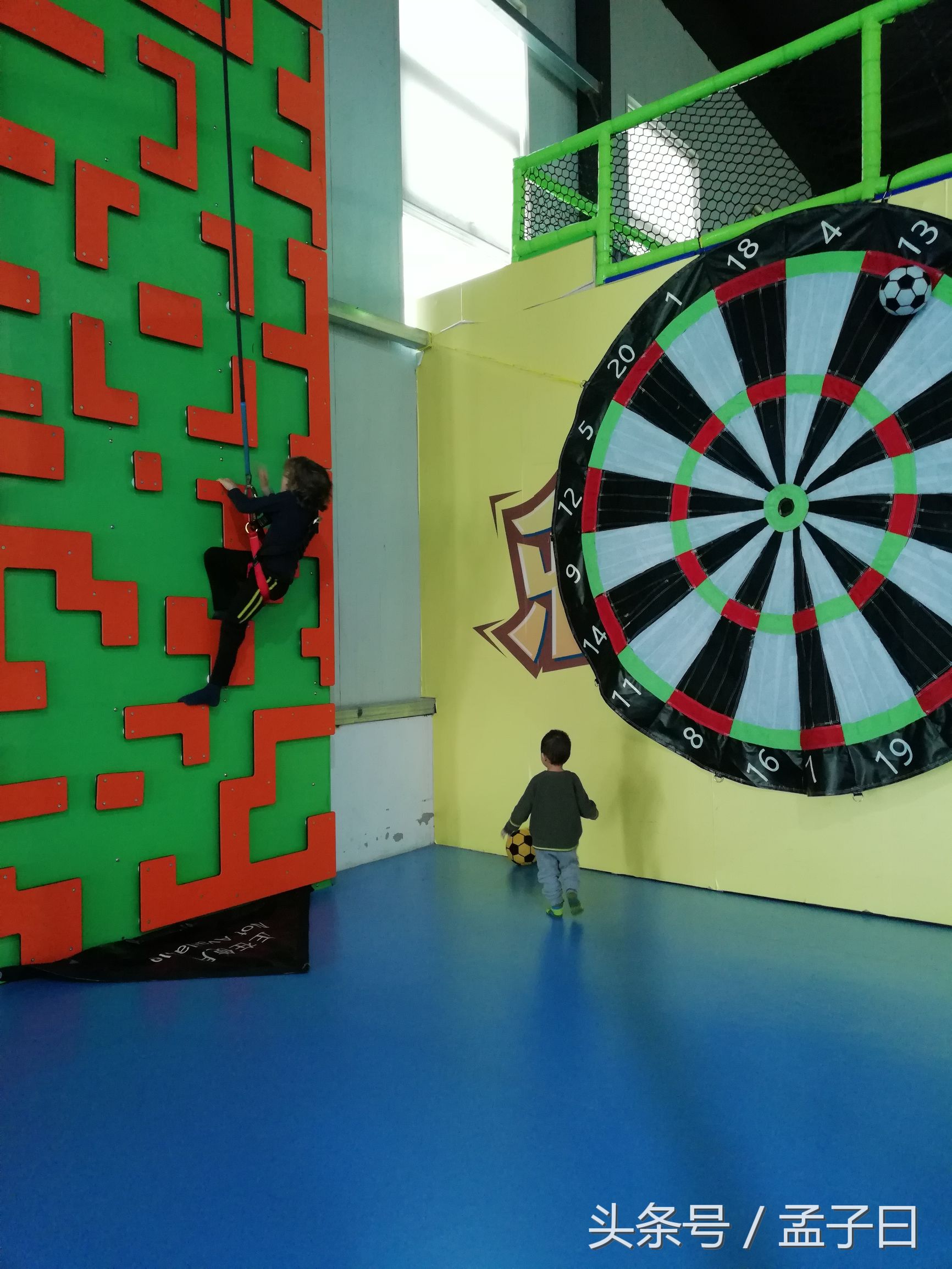 杈藉畞灏忕敺瀛╃敤鑴氭媺寮撳皠绠腑闈跺績,灏忕敺瀛╃敤鑴氭媺寮撳皠绠腑闈跺績