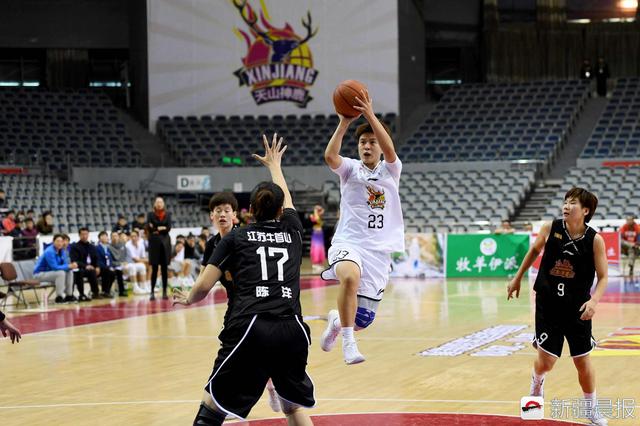 晨看*疆新**｜宠妻狂魔每天为老婆做花式便当；“网红”餐厅席卷乌市