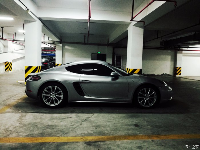 地下车库偷保时捷是哪个电影,718caymangts银色
