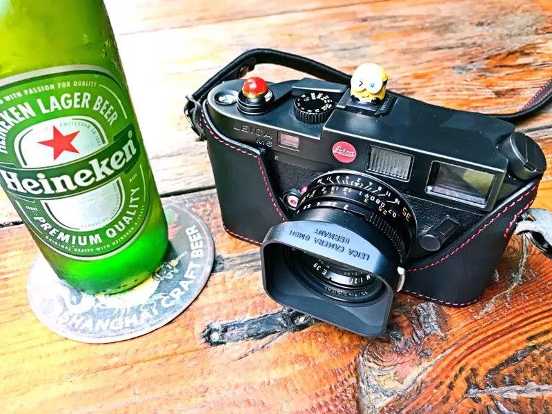 新婚,老婆没有要钻戒,买了一台徕卡