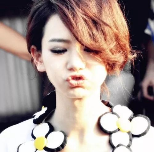 吴亦凡鲶鱼刘海、热巴葬爱公主妆容……明星非主流可怕不？