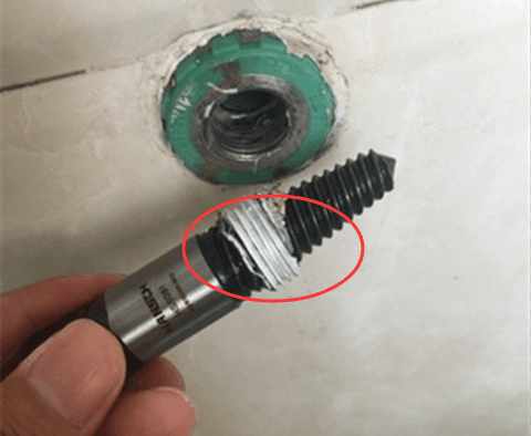 水龙头断了半截在孔里取出多少钱,水龙头角阀断在管里怎么修