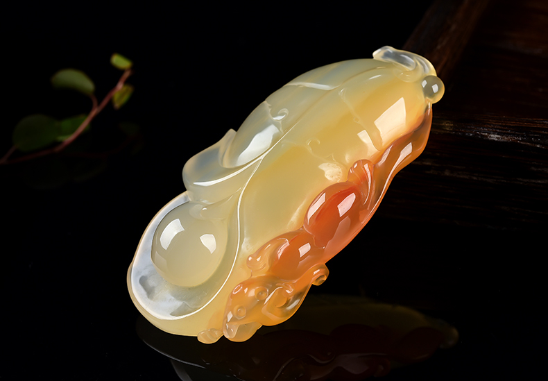 怎样挑选好的黄龙玉手串呢,黄龙玉鉴赏与选购的区别是什么