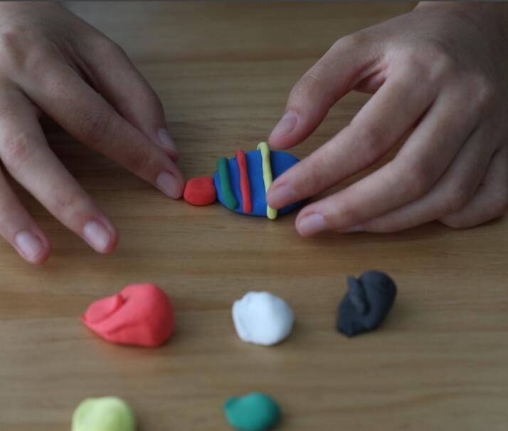 黏土捏彩虹鱼,彩虹鱼黏土