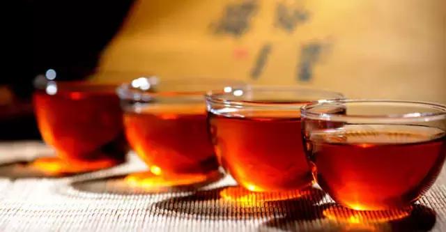 喝完普洱茶感觉饿得慌怎么回事,喝普洱茶饿得特别快