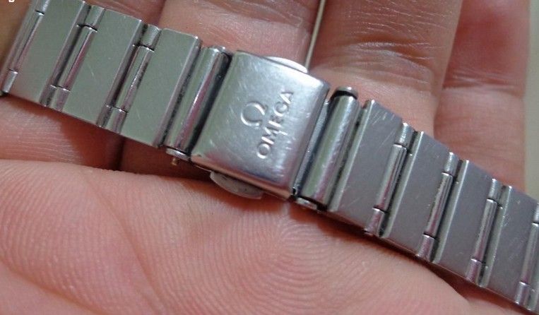 如何辨别手表真假?学会这些技巧让你成为鉴表大师