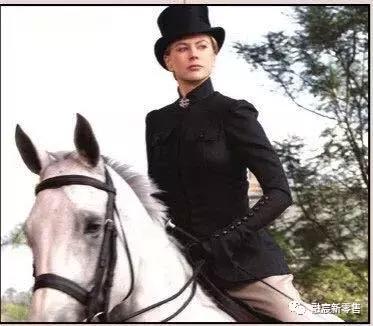 ferragamo鑿叉媺鏍兼厱2023,ferragamo鑿叉媺鏍兼厱鎵嬭〃