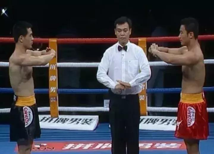 习武之人都知道抱拳礼,练武者行抱拳礼的手势怎么放