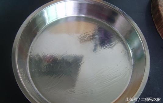 芋头糕口感细软，绵甜香糯，营养价值高，关键还不长肉！