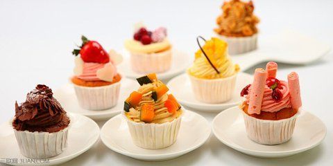 脸上闭口粉刺痘痘毛孔粗大怎么办,脸上长好多闭口粉刺还能敷面膜吗