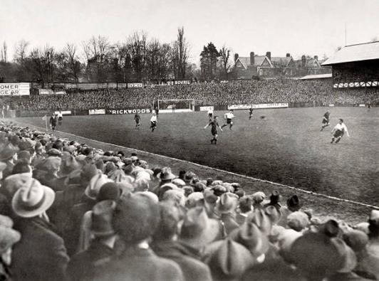 足坛历史上第一支三冠王的球队,英国队时隔13年再次夺冠