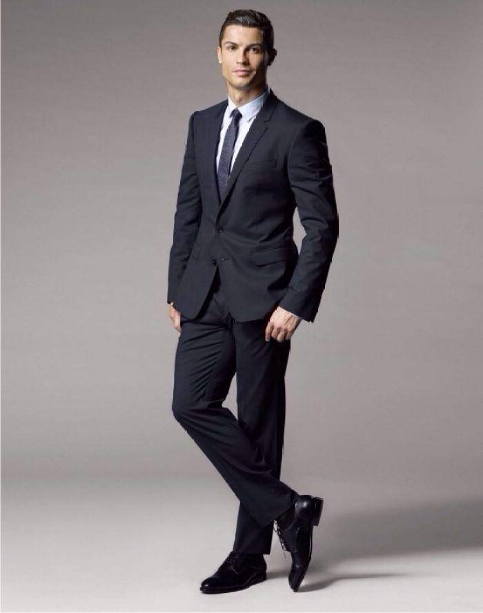 足球巨星西装照,足球球星西装帅照