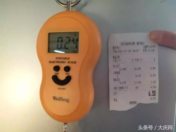 走访12家“地利生鲜”问题多!熟食、咸菜全“裸卖”……