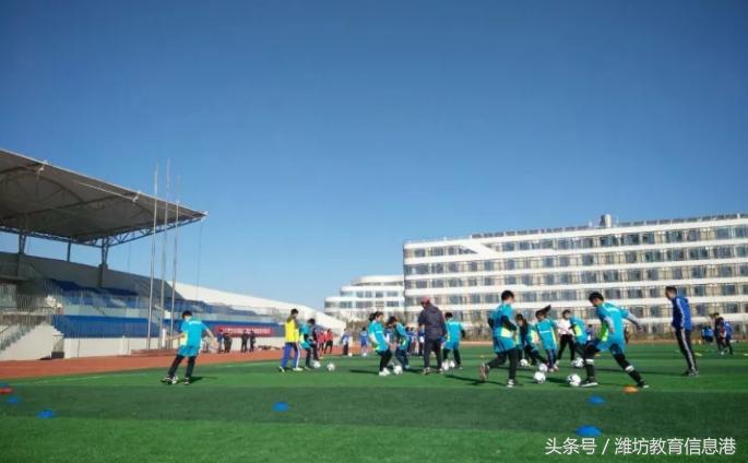 快乐足球训练营在哪,快乐足球基础训练