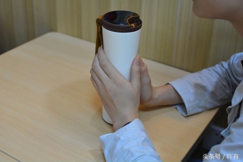 可以用来玩游戏的水杯-吻吻鱼智能咖啡杯