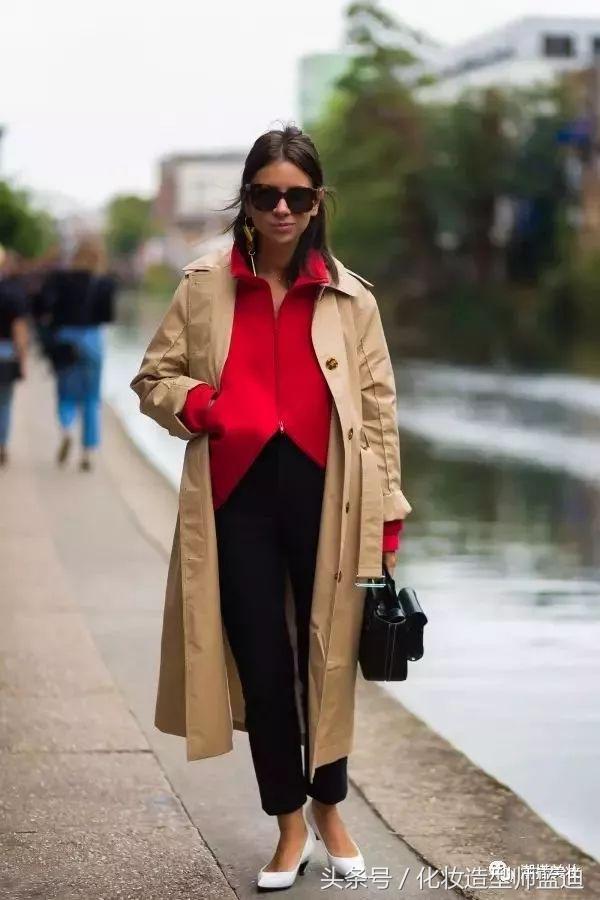 卡其色风衣怎么搭配裤子和鞋子,深蓝色风衣怎么搭配裤子鞋子