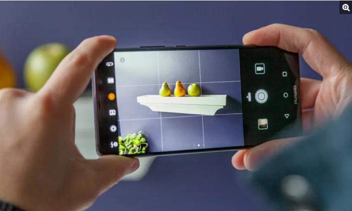 外媒评价华为mate60pro遥遥领先,mate10pro参数测评