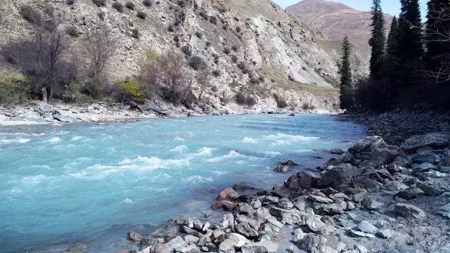 乌孙古道天堂湖在琼库什台吗,乌孙古道天堂湖到黑英山多远
