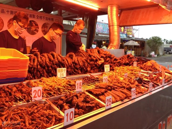 各位吃货请注意,由台北开往高雄的“逛吃”号列车即将发车!