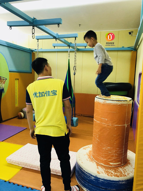 孩子一转圈就难受是怎么回事,小孩为什么一直转都不晕