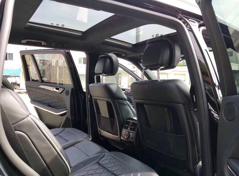 奔驰GL550七座越野车,颜值比G63更高,路虎揽胜真不如它!