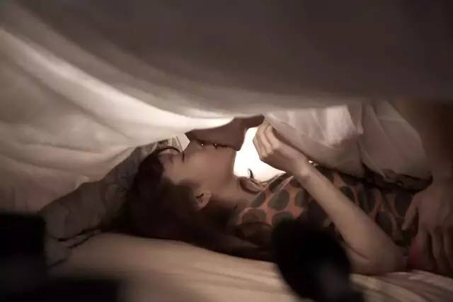 这是一部色而不淫,淫而不荡的电影