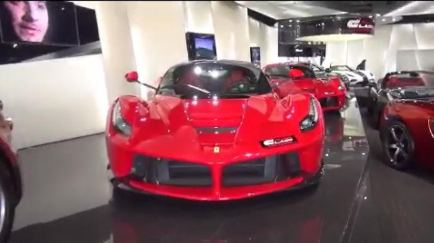 迪拜神车经销商，越南第一辆风神来自这里，拉法在这里只能停边上