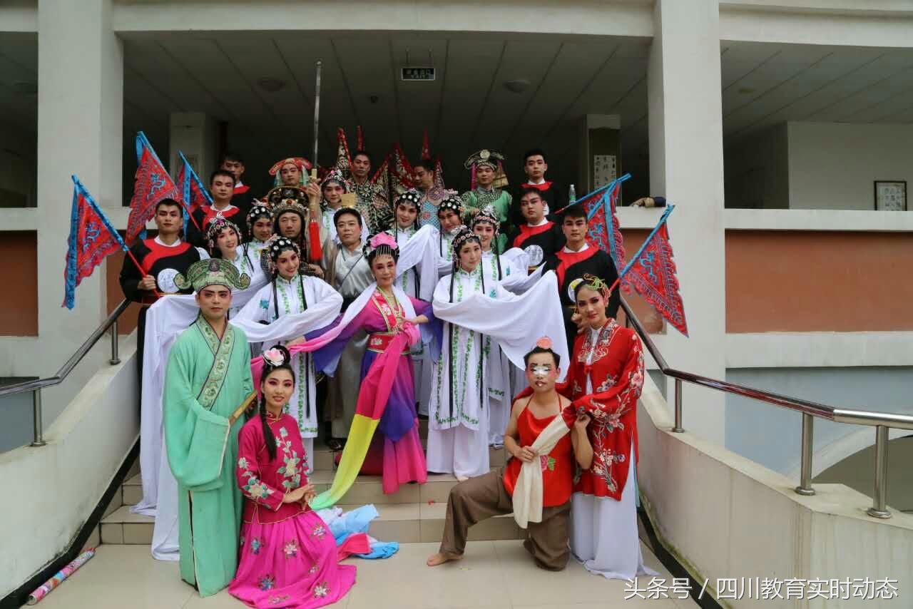 41年教育生涯，17年嘉祥春秋，这位校长就是嘉祥的成功密码！