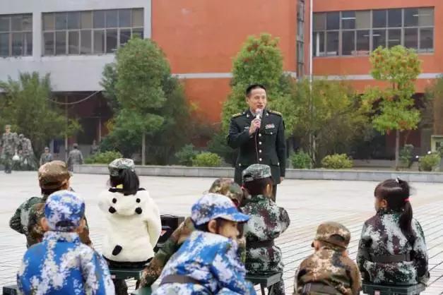 萌化了！这样的“小小兵”你见过吗？