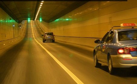 隧道开车需要注意哪些事项,开车过隧道都要注意哪些事项