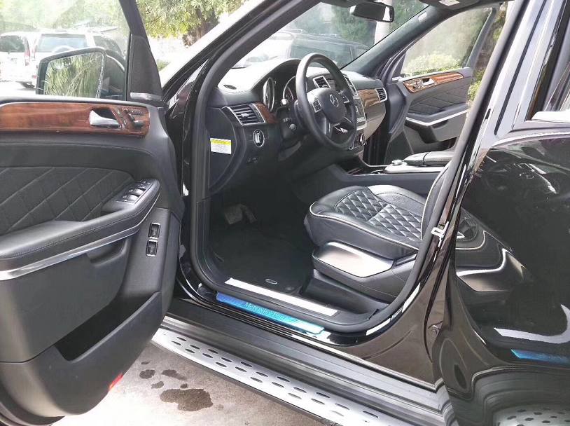 奔驰GL550七座越野车,颜值比G63更高,路虎揽胜真不如它!