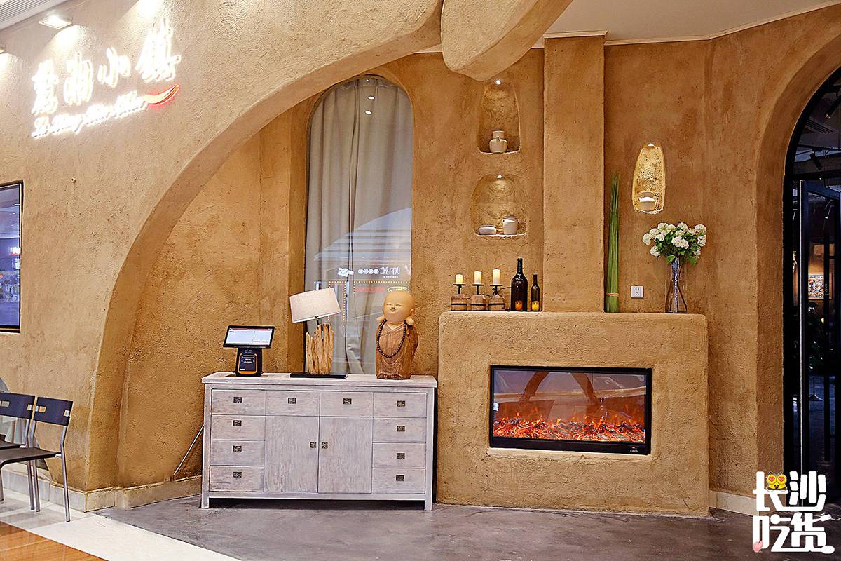 这家店竟凭借颜值和口味，竟然稳做湘菜界的精致女神十年！