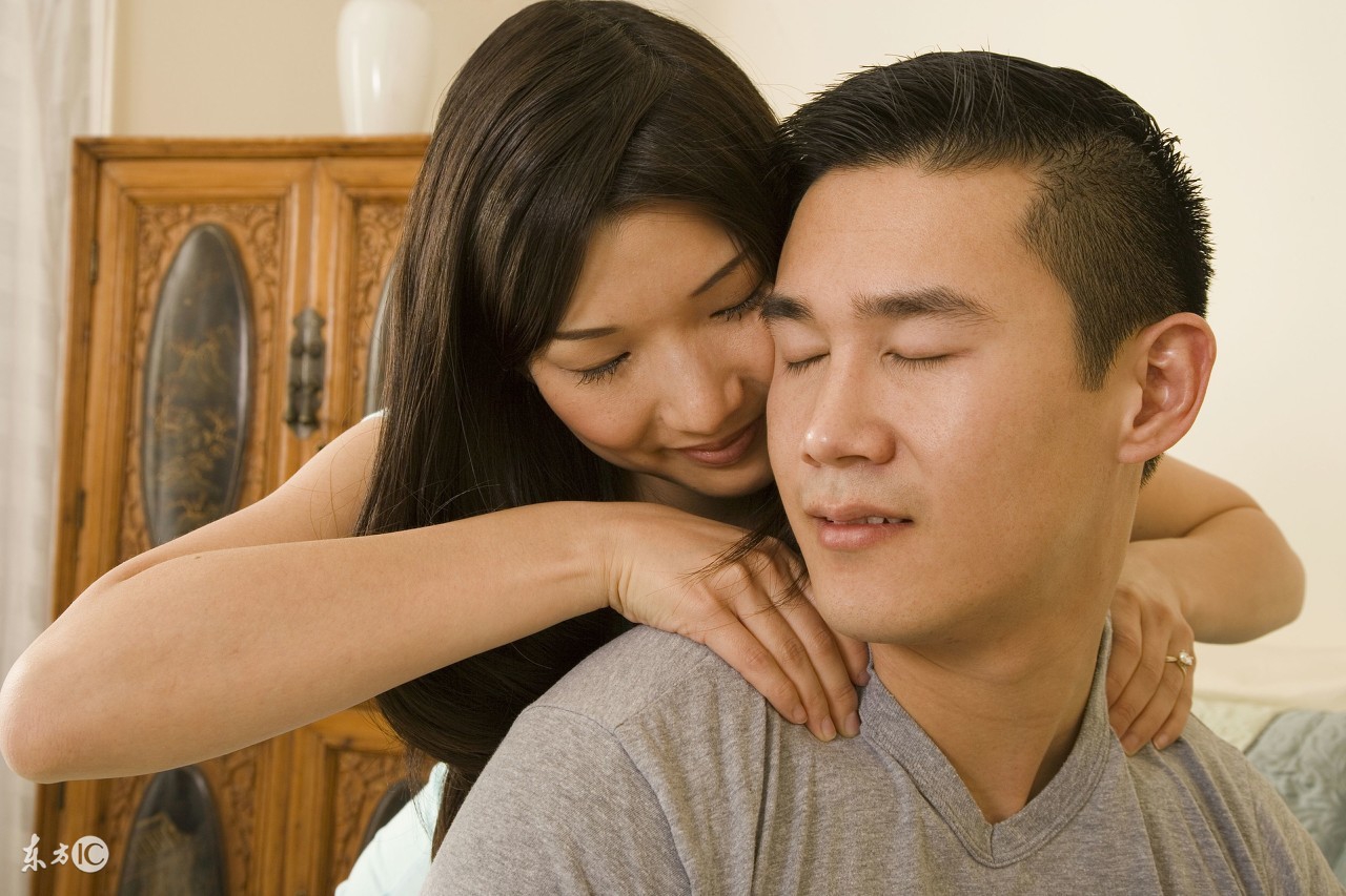 我昨天刚说要有个情人该多好,今早老婆就答应了