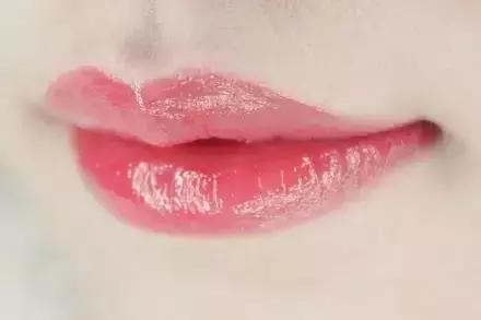 akfm系列哪支口红最好看,第一次买口红买几支