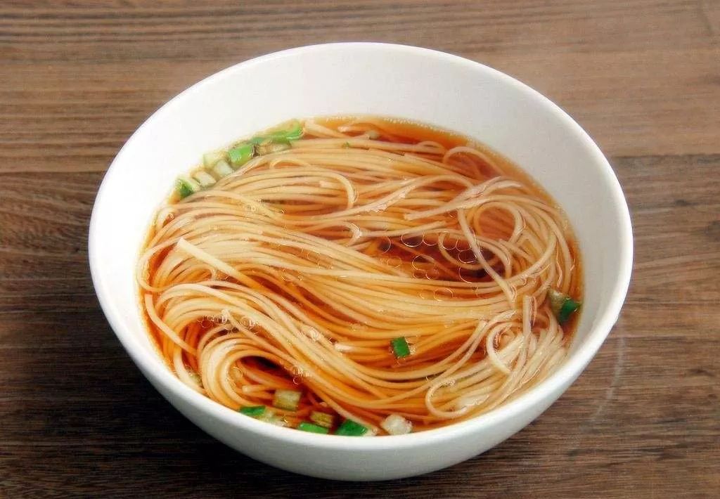 冬季寒冷期间吃什么好一点,天气冷了记得吃点暖胃的食物