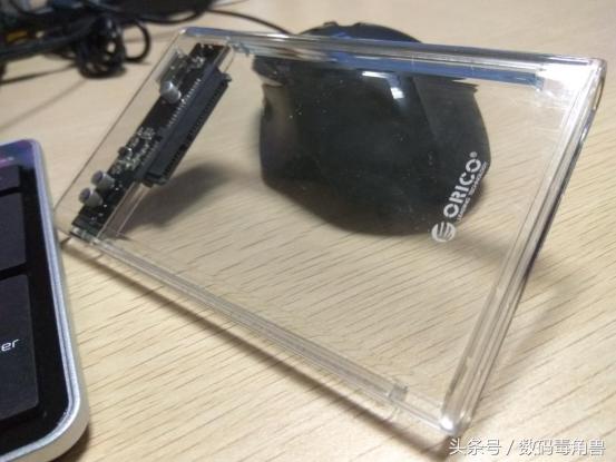 2.5寸硬盘怎么秒变移动硬盘,机械硬盘加个盒子变移动硬盘