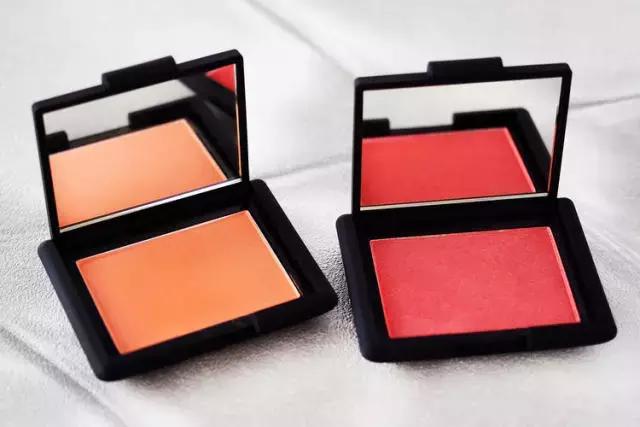 抛弃那些超级美的官方宣传图,圣诞限量还值不值得买?