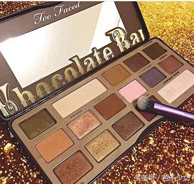 大地眼影盘眼妆教程,单眼皮眼妆适合的眼影盘