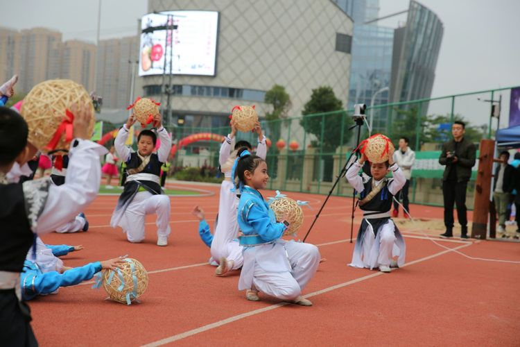 让红领巾校园充满生命的精彩——记台江进一附小体育文化节