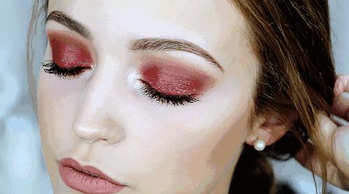 大地眼影盘眼妆教程,单眼皮眼妆适合的眼影盘