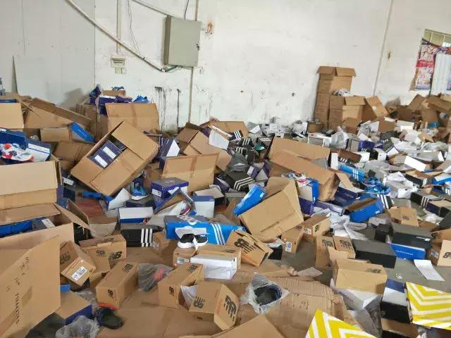 你买过9.9的阿迪么,网店卖的耐克阿迪是真的吗