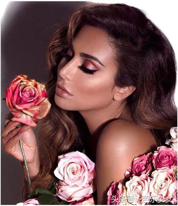 大地眼影盘眼妆教程,单眼皮眼妆适合的眼影盘