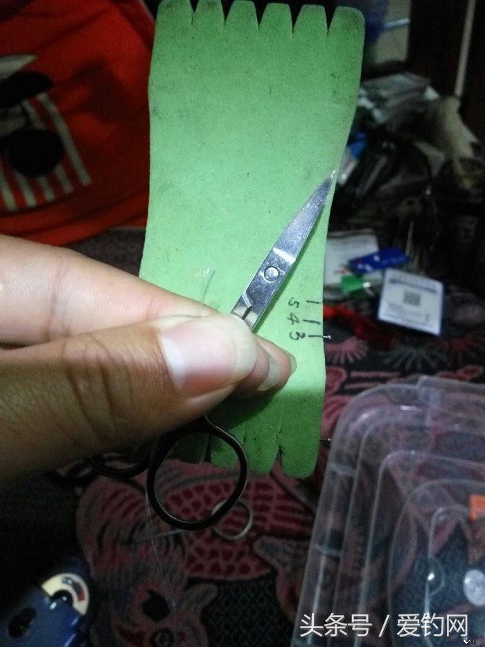 如何使用钓钩绑线器,钓鱼单钩绑线器全套方法