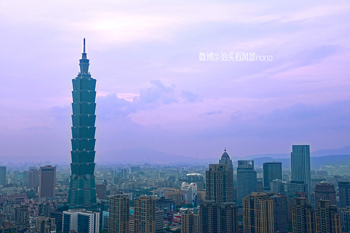 在台北101大楼看台北全景,在台北101大楼顶层看视频