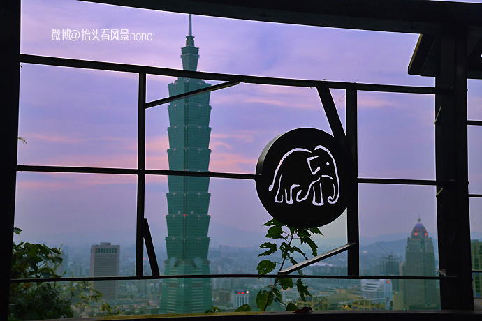 在台北101大楼看台北全景,在台北101大楼顶层看视频