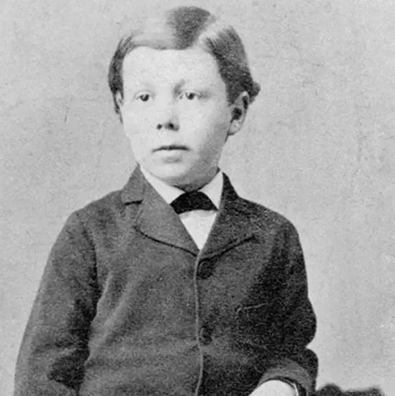 建筑大师，干私活，拐甲方老婆……却又无可替代！！