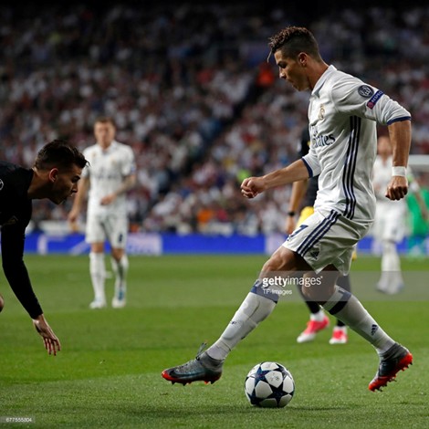 如何选择一款适合自己的足球鞋,哪款足球鞋好