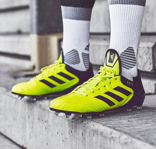 哪款足球鞋质量好不开胶,最适合亚洲脚型的足球鞋推荐