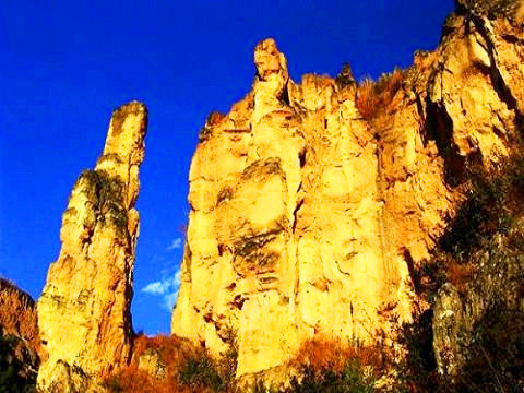 云南陆良彩色沙林沙雕节,彩色沙林第一届沙雕节